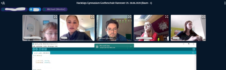 Zu sehen ist ein Screenshot von einem online Meeting im Rahmen der Remote-Hackdays. Die Teilnehmenden sind ein junger Mann und vier Mädchen.